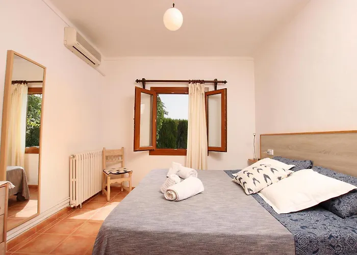 Cozy Villa With Pool Near Port Pollensa By Renthousing
